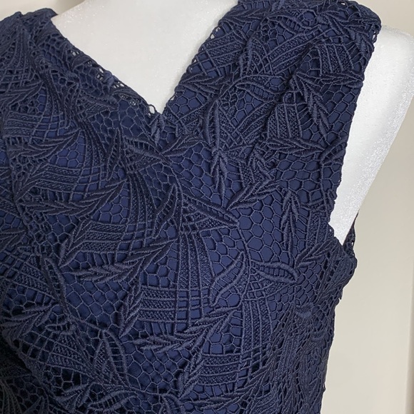 Reiss‎ Rayna Wrap Front Lace Dress, Navy size 8 - Picture 6 of 11